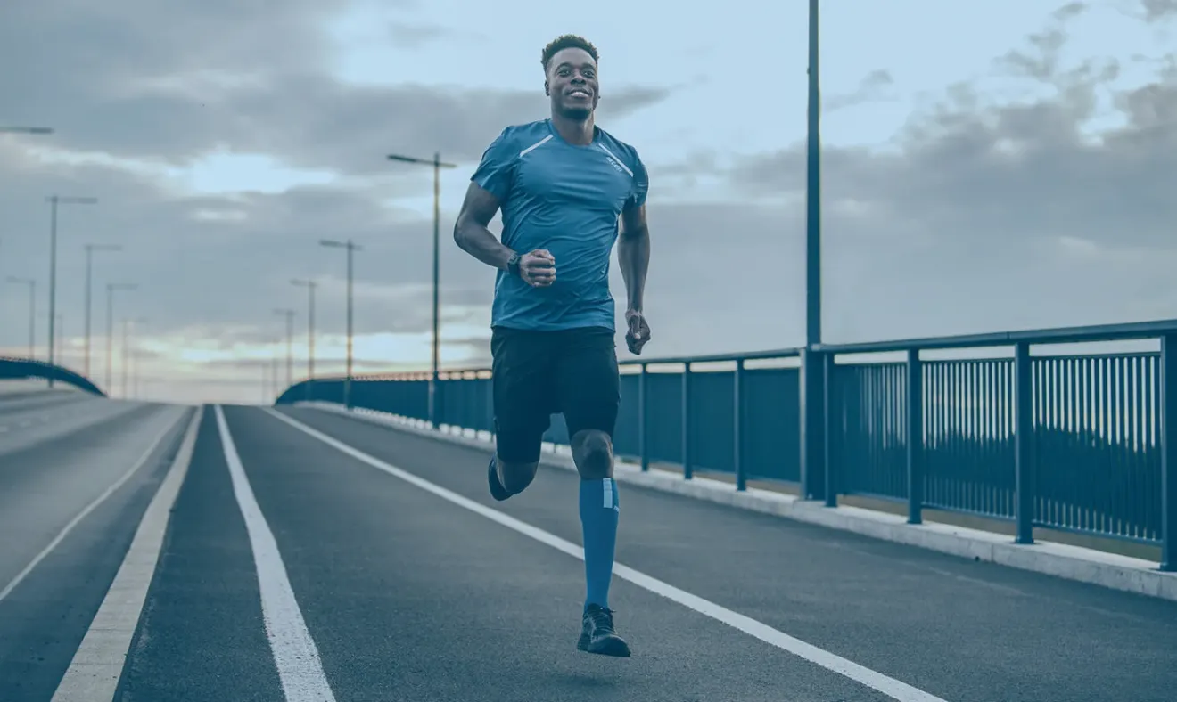 Como a distância percorrida influencia as calorias queimadas na corrida